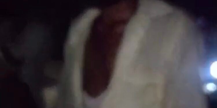 चोरी के आरोपी को बिना कार्रवाई छोड़ने का पुलिस पर आरोप