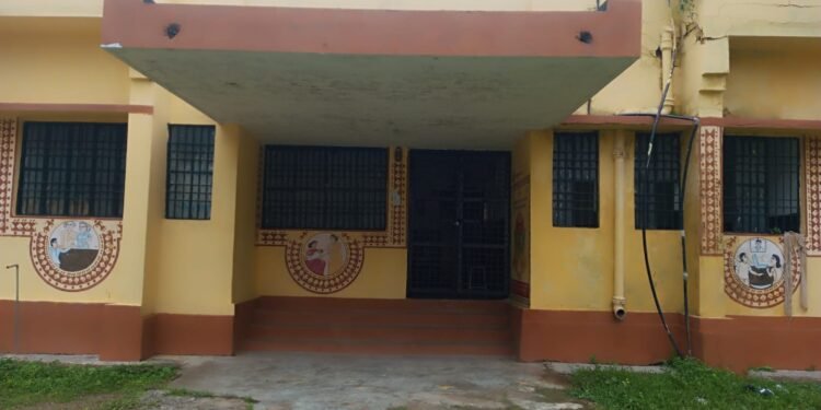 मुख्यमंत्री पोर्टल पर की गई शिकायत को लेकर एसीएमओ पहुंचे कचनर वा पीएचसी , शिकायतकर्ता को दिये निर्माण कार्य न कराने का दिया अश्वावसन।