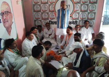 ब्रह्मकुमारी बहनों ने जिला चिकित्सालय में मरीजों को एव बृद्धाश्रम में निराश्रितो के कलाइयों पर बाँधा स्वास्थ्य रक्षा सूत्र