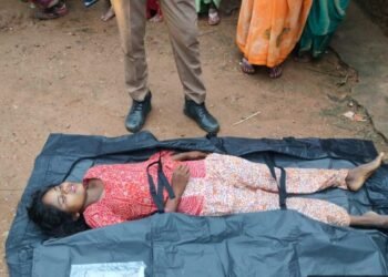जोगीडीह में कच्चे की मकान में बडेर से दुपट्टा के सहारे लटकता मिला किशोरी का शव।।