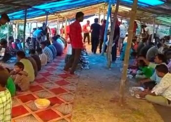 झंडेश्वर महादेव मंदिर पर विशाल भंडारे का आयोजन, हजारों श्रद्धालुओं ने ग्रहण किया महाप्रसाद।