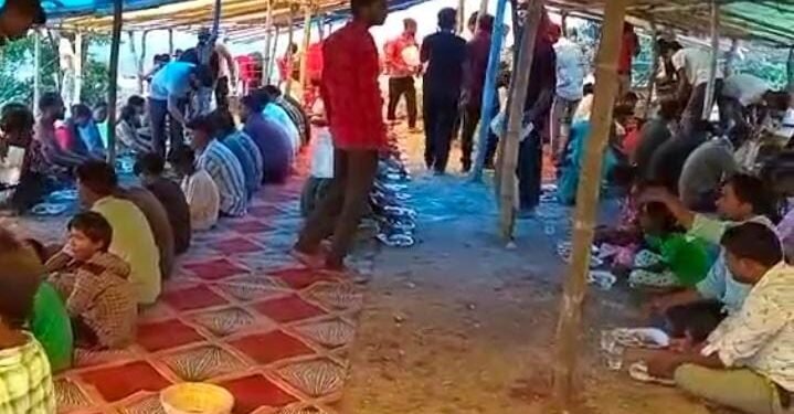 झंडेश्वर महादेव मंदिर पर विशाल भंडारे का आयोजन, हजारों श्रद्धालुओं ने ग्रहण किया महाप्रसाद।