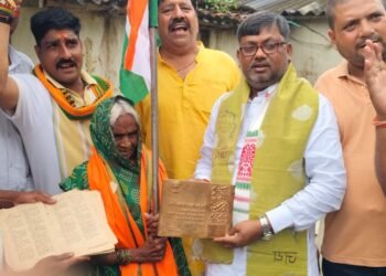 चोपन मण्डल शक्ति केंद्र द्वारा याद किए गए स्वतंत्रता सेनानी।