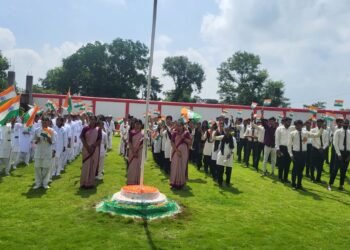 राम नगीना ग्रुप आफ कॉलेज मे बड़े ही धूमधाम से मनाया गया स्वतंत्रता दिवस का पर्व ||