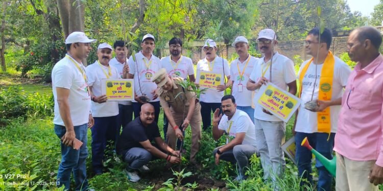 पर्यावरण संरक्षण संकल्प अभियान के तहत वृक्षारोपण कार्यक्रम सम्पन्न।।