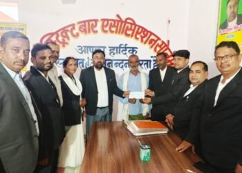 डिस्ट्रिक्ट बार एसोसिएशन ने दी सेवानिवृत्त जिला जज रविंद्र विक्रम सिंह को विदाई।