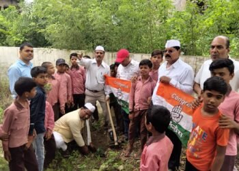 राजीव गांधी सद्भावना दिवस पर फलदार पौधों का किया गया रोपण*