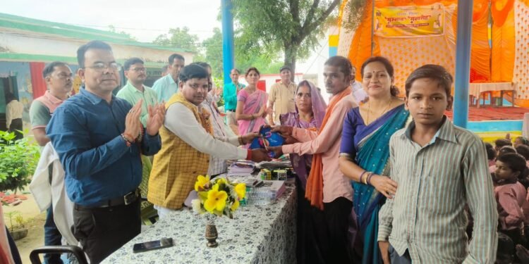 माता-पिता सम्मान समारोह कार्यक्रम का हुआ आयोजन।