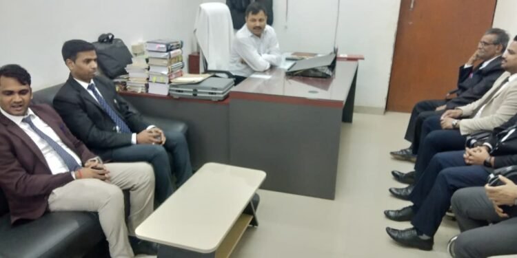 राष्ट्रीय लोक अदालत और मध्यस्थता अभियान” हेतु जजों ने की फिर मंत्रणा *