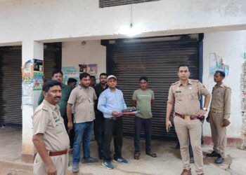 यूरिया की कालाबाजारी पर प्रशासन सख्त।