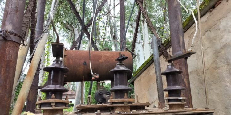 म्योरपुर बाजार का ट्रांसफार्मर जला 24 घंटे से आपूर्ति बाधित।