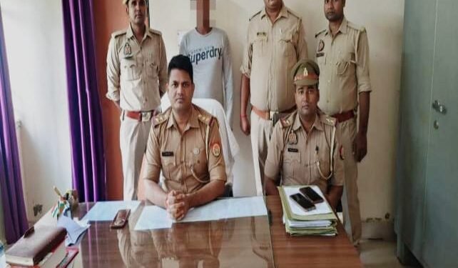 पुलिस को मिली बड़ी सफलता, 25 हजार का इनामी अभियुक्त गिरफ्तार।