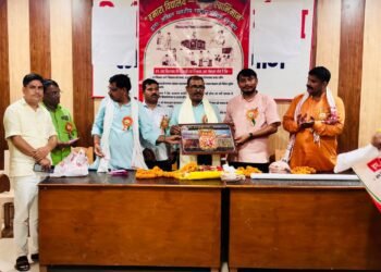 हमारा विद्यालय हमारा स्वाभिमान कार्यक्रम के पोस्टर,स्टीकर,पम्पलेट का हुआ विमोचन।