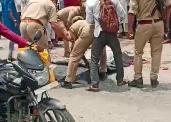 सड़क दुर्घटना में दो  की मौत।