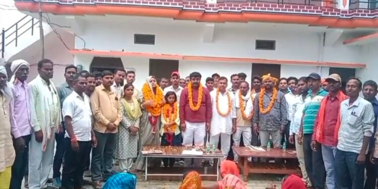 ग्रामवासियों ने ग्रामप्रधान सुनीता यादव एव दिनेश यादव का किया भब्य स्वागत।