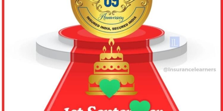 बीजपुर में केक काटकर मना एलआईसी का स्थापना दिवस ।।