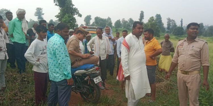 गमझे के सहारे पेड़ मे फांसी लगा युवक ने दी जान।