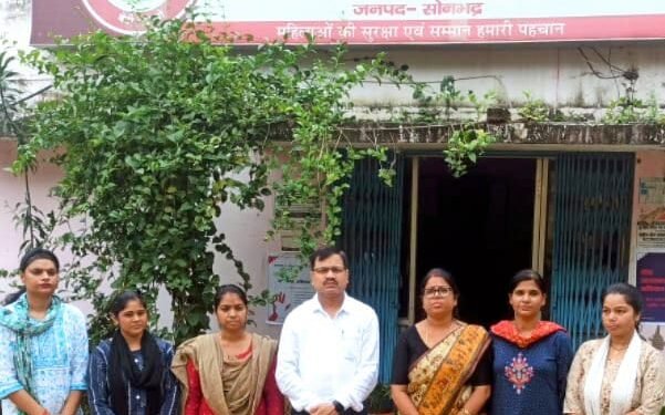 वन स्टाप सेंटर में न्यायाधीश ने लगाई शिविर, दी “राष्ट्र के लिए मध्यस्थता अभियान”, महिला हितों की जानकारी *।