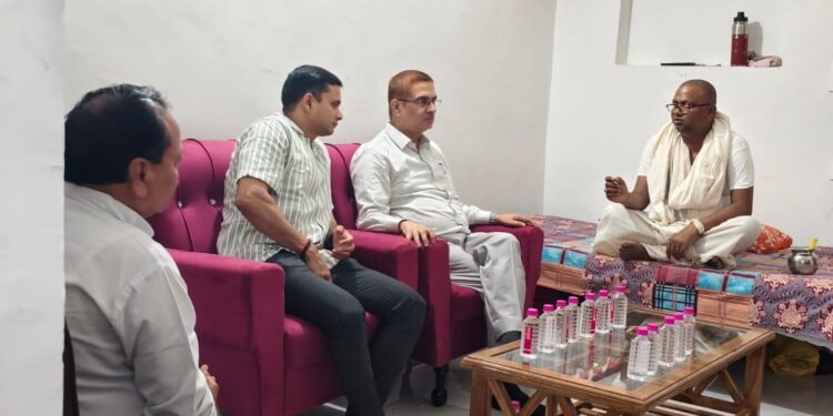 डीएम/एसपी ने भाजपा जिलाध्यक्ष के दिवंगत पुत्र को दी श्रंद्धाजलि,व्यक्त की संवेदना।