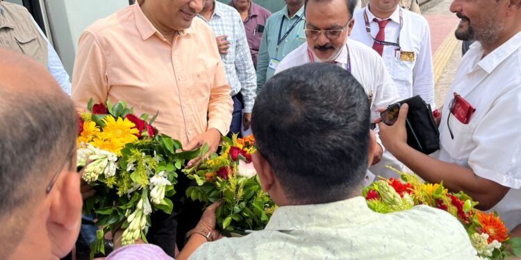 ईसीआरकेयू चोपन ने महाप्रबंधक का किया स्वागत।।