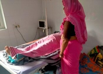 घोरावल सीएचसी में एक ही दिन में 5 सिजेरियन सभी मां और बच्चे स्वस्थ, डॉ. मुकेश प्रजापति की टीम ने किया सफल ऑपरेशन।