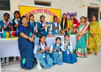 विज्ञान प्रदर्शनी में छात्राओं ने किया प्रतिभा का प्रदर्शन*।