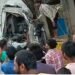 सड़क हादसे में टेलर चालक की दर्दनाक मौत: फंसे शव को जेसीबी से निकाला।