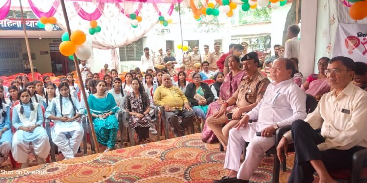 मिशन शक्ति पांचवें पेज के शुभारंभ को लेकर महिला थाने में हुआ लाइव प्रसारण का आयोजन,।