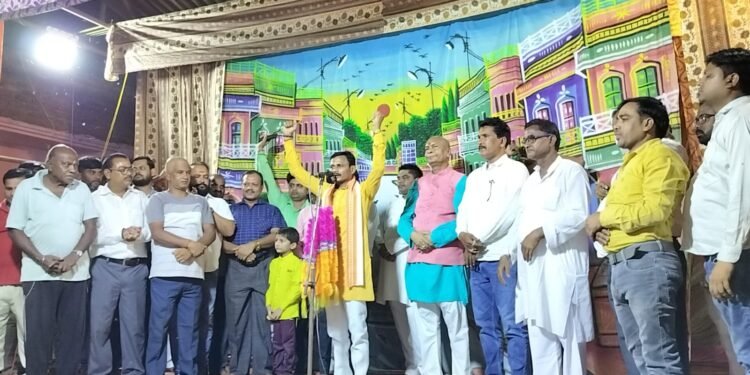 म्योरपुर मे मुकुट पूजन एव नारद मोह के लीला के साथ रामलीला मंचन का हुआ शुभारम्भ।