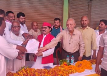 सांसद ने सुनी समस्याएं, विभिन्न मुद्दों के समाधान का दिया आश्वासन ।।