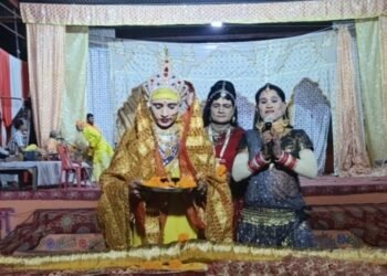 चोपन की रामलीला में धनुष यज्ञ का हुआ भव्य मंचन।