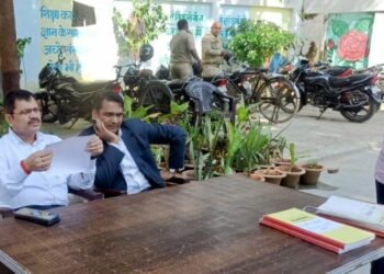 न्यायाधीशों का दौरा: राजकीय बाल संप्रेक्षण गृह मिर्जापुर में आवासित मिले 53 किशोर *-जनपद सोनभद्र से विधि विरुद्ध 19 किशोर है मिर्जापुर में आवासित *।