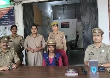 12वी कि छात्रा सुमित्रा बनी एक दिन की थानेदार।