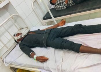 आवारा पशु से टकराकर बाइक सवार युवक घायल।