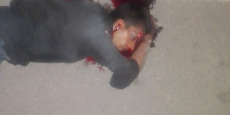 ब्रेकिंग अनियंत्रित ट्रक मोटरसाईकिल कि भिड़ंत मे दो कि मौत।