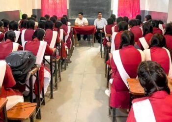 ज़िविसेप्रा शिविर: बालिकाओं को कानूनी अधिकार, सुरक्षा हेतु किया जागरूक *।।