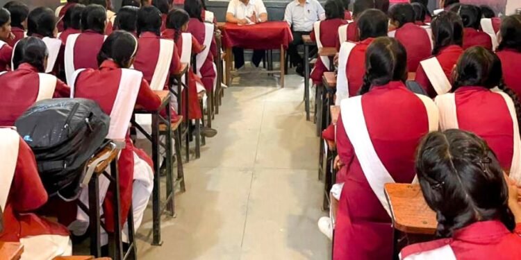 ज़िविसेप्रा शिविर: बालिकाओं को कानूनी अधिकार, सुरक्षा हेतु किया जागरूक *।।