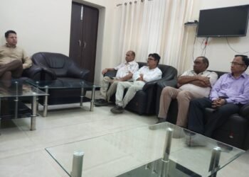 पावर कारपोरेशन के सीएमडी डा. रुपेश ने ओबरा, अनपरा का दौरा कर जाना हाल *