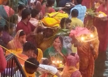 आस्था का महापर्व छठ को लेकर छठ ब्रती श्रद्धालुओं का शिवाजी तालाब पर जन सैलाब उमड़ा।