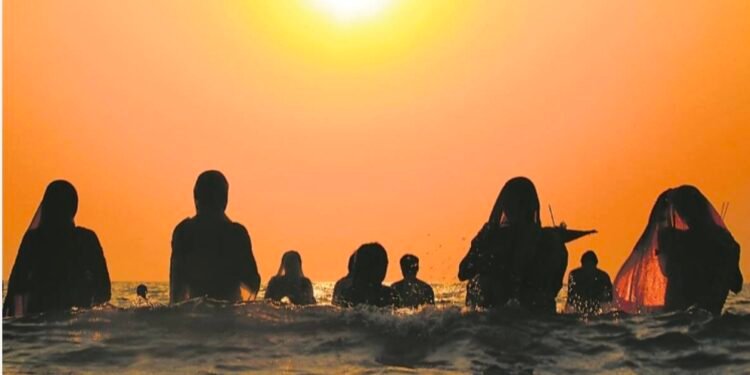 पूजा सूर्यदेव की होती है ,तो छठी मैया क्यो कहा जाता हैं।