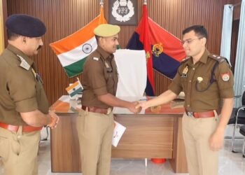 साइबर अपराध नियंत्रण में उत्कृष्ट कार्य के लिए आरक्षी सुनील रावत सम्मानित।।