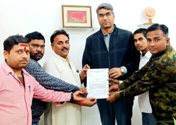 कंपनी में मंगाए जा रहे कचड़ो से नगर मेंं फैल रही दुर्गंध नगर में आक्रोश।।