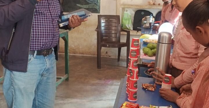 बाल दिवस पर प्राथमिक विद्यालयों में बाल मेले का हुआ आयोजन।