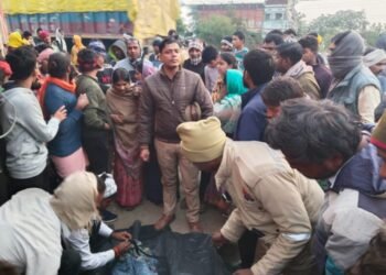 सोनभद्र के कम्हरिया गांव के पास सड़क हादसे में एक महिला की मौत।