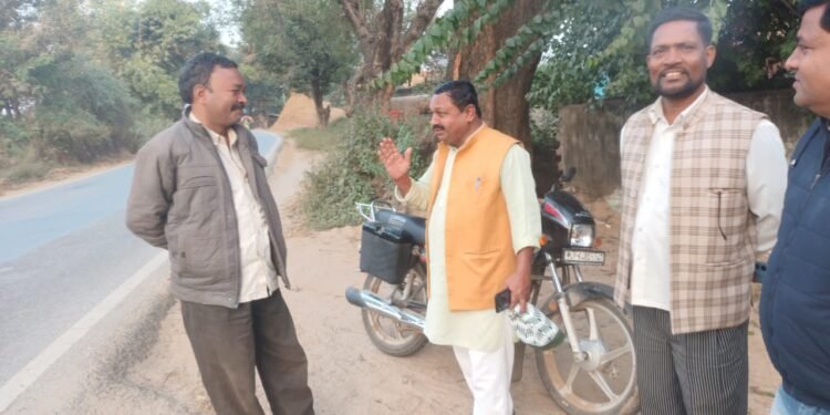 सहकारिता विभाग के कारण किसानों की आय हो रही आधा।।