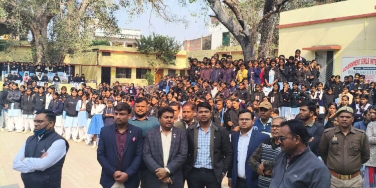 विश्व एड्स दिवस पर राम नगीना फार्मेसी कॉलेज द्वाराजागरूकता रैली एवं नुक्कड़ नाटक का किया गया आयोजन।।