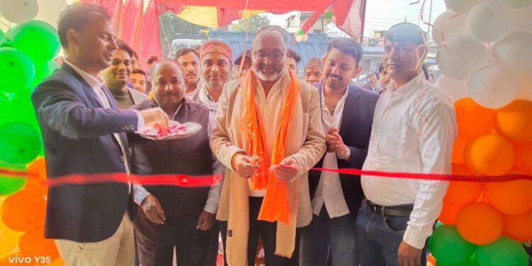 सुप्रिया सोलर प्रधानमंत्री सूर्य घर मुक्त बिजली योजना का सदर विधायक ने फीता काटकर किया उद्घाटन।