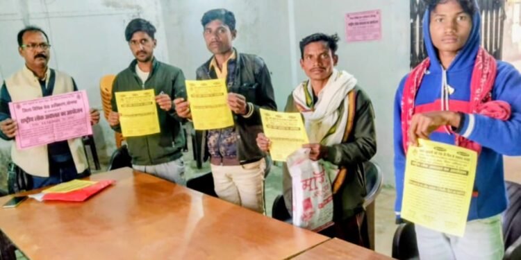 राष्ट्रीय लोक अदालत के प्रति क्षेत्रीय पीएलवी भी हैं सरकार की मंशानुरूप सक्रिय -प्राधिकरण सचिव शैलेंद्र *-जनपद सोनभद्र में 13 दिसम्बर 2025आयोजित होगा राष्ट्रीय लोक अदालत।