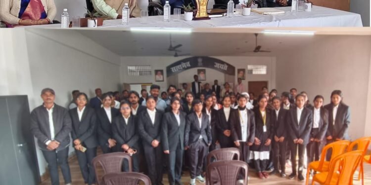 जाति धर्म, रुप-रंग लिंग भाषा, अमीरी-गरीबी, क्षेत्रीयता भिन्न भले हो, तब भी सभी को है मानवाधिकार, समानता का अधिकार-अपर जनपद न्यायाधीश *