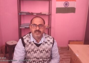 साइकिल से दफ्तर पहुंचकर ग्राम पंचायत सचिव ने जताया विरोध, आंदोलन तेज करने की चेतावनी ।।